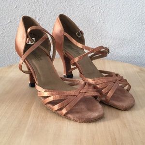 Very Fine || Salsa Shoes || Size 8
